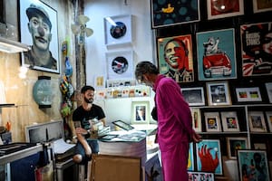 En una antigua fábrica de La Habana, un grupo de artistas concibió hace diez años un laberinto de música "tecno", galerías de obra plástica y fotografía, moda y entretenimiento