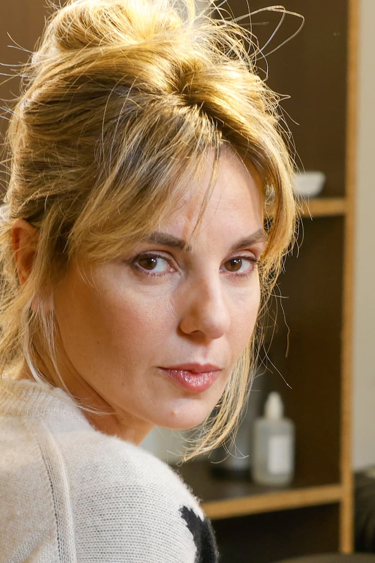 En una charla con LA NACIÓN, Julieta Cardinali habló de su presente laboral, sus comienzos de la mano de Xuxa, pero también de la gran relación que tiene con su hija Charo, de 17 años, su gran compañera de vida