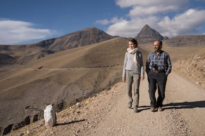 En una de sus expediciones con el equipo de LUGARES, en la ruta que conecta Los Toldos con Santa Victoria Oeste.