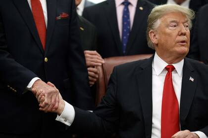 En una decisión inusual, Mattis dejará el cargo en enero, dos meses antes de lo previsto; una carta pública en la que el general había mostrado sus diferencias molestó al presidente