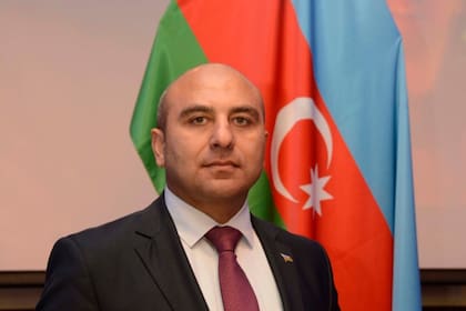En una entrevista con La Nación, el embajador de Azerbaiyán en la Argentina Rashad Aslanov dijo que para lograr la paz en Nagorno-Karabaj "Armenia debe abandonar los terriotorios ocupados"