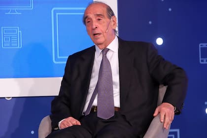 En una entrevista exclusiva con LA NACION, el economista analizó las causas de la actual situación de la Argentina y aportó su visión sobre lo que le puede ocurrir al país el año próximo