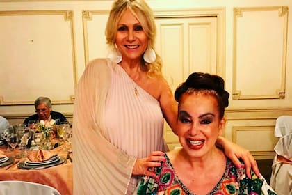 La actriz junto a su abogada y amiga, Ana Rosenfeld