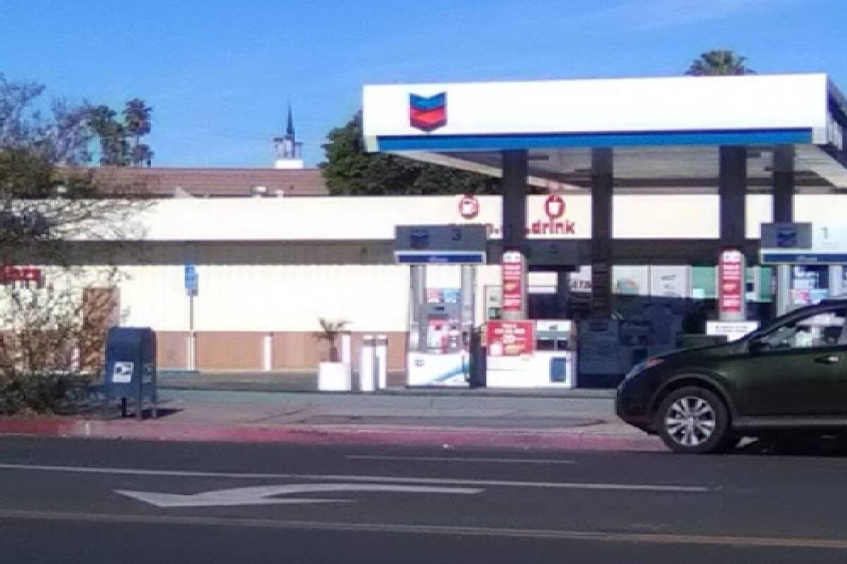 En una estación de combustible, de Encino, se vendieron dos boletos ganadores del premio mayor de la lotería Mega Millions