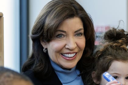 En una hipotética contienda en noviembre, la gobernadora Kathy Hochul obtendría el 45% frente al 42% del candidato republicano