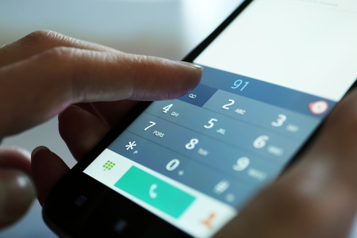 En una hora y con mecanismos legales, investigadores en seguridad pudieron rastrear toda esta información sobre nuestro columnista solo con saber su teléfono