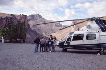 En una ocasión, a Luisa la contactó un empresario para decirle que tenía solo 5 días para recorrer la Patagonia. “Vas a tener que alquilar un helicóptero”, le respondió ella para hacerle ver que el tiempo era escaso para las distancias. “Tengo uno”, le dijo él. Y allá partieron para hacer un viaje que salió en LUGARES 26.