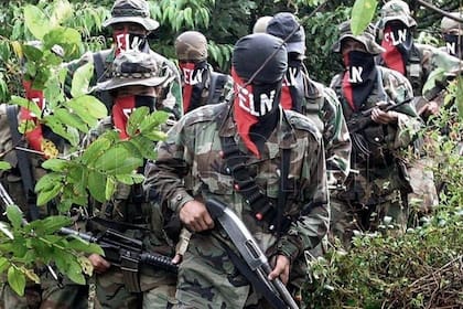 En una operación del Ejército colombiano contra el Ejército de Liberacion Nacional (ELN), murieron al menos veinte guerrilleros y dos líderes del grupo