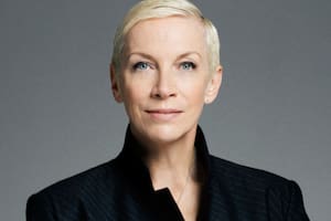 En una radio invitaron a Annie Lennox a mandar un demo porque le veían potencial como artista