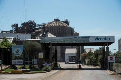 En una reunión con productores y acopiadores afectados por el default, en Santa Fe, anunciaron que lo harán a principios de febrero; no precisaron cómo será la propuesta