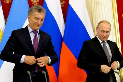 En una reunión con Putin intentó despejar las desconfianzas que se habían generado por los cambios en política exterior; el presidente ruso dijo que la Argentina es "un socio muy importante" en la región