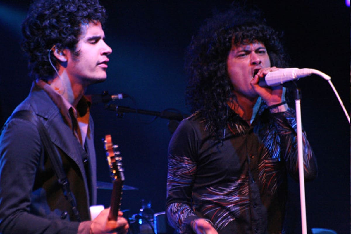 En una serie de tuits borrados, Cedric Bixler-Zavala confirmó nuevos shows y canciones