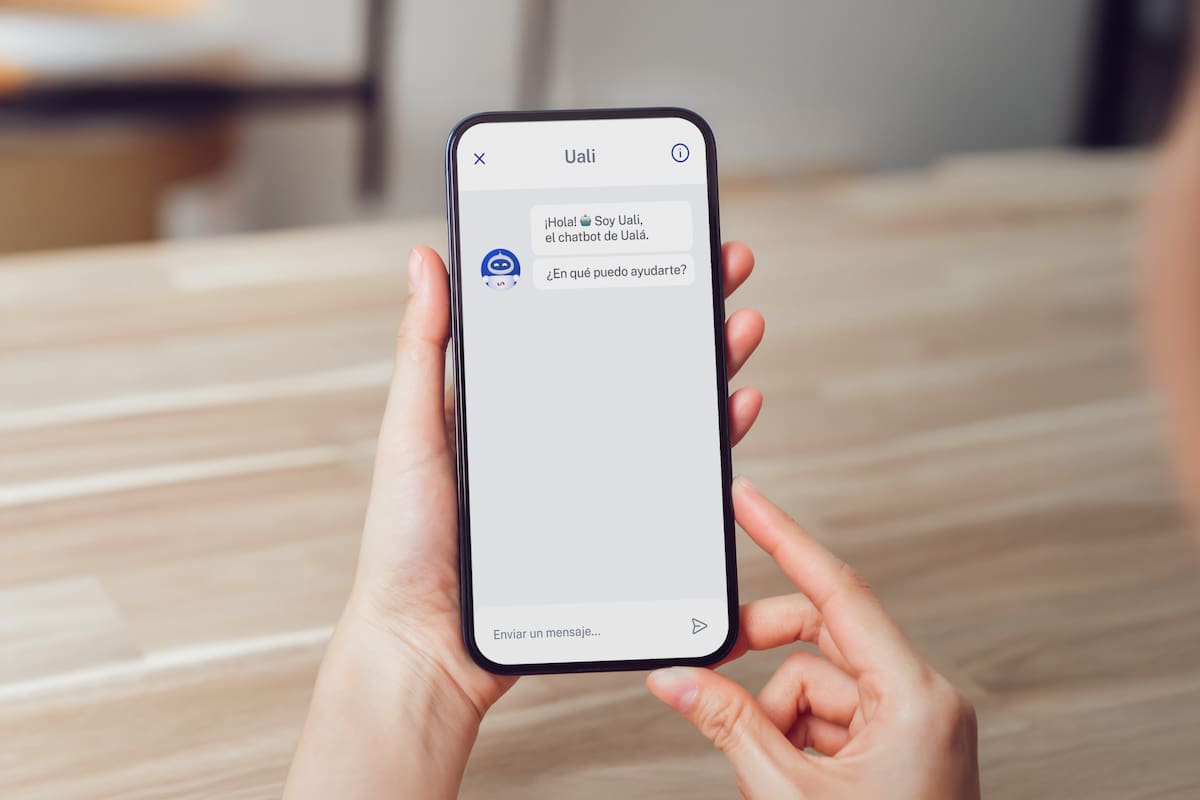 En unión con OpenAI, Ualá lanza un chatbot de atención al usuario potenciado por inteligencia artificial generativa. Gentileza Ualá.