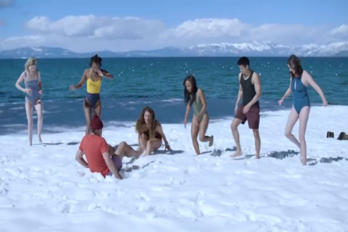 En uno de los capítulos de la serie de Gwyneth Paltrow, un grupo de sus empleados se somete a la terapia de frío del llamado Hombre de Hielo.