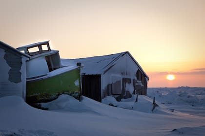 En Utqiaġvik, Alaska, el sol se oculta el 19 de noviembre y vuelve a asomarse recién el 23 de enero del año siguiente