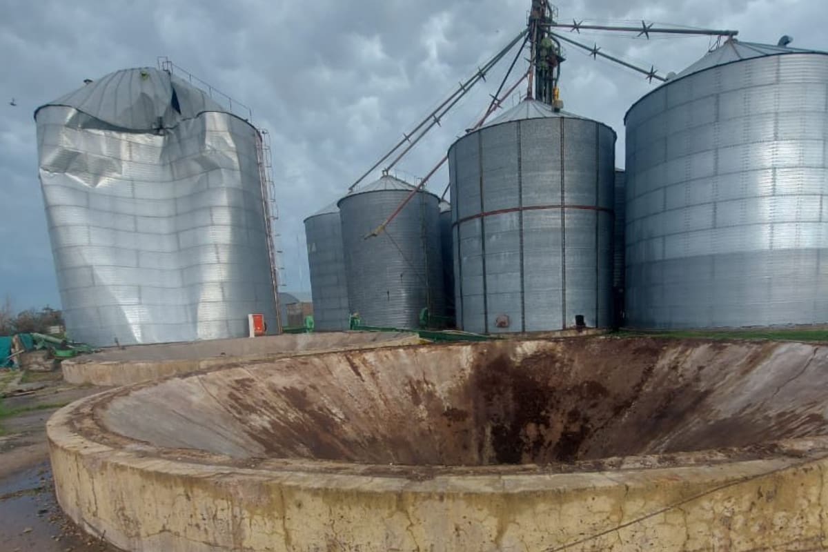 En varios lugares donde pasó la tormenta quedó mucha infraestructura dañada