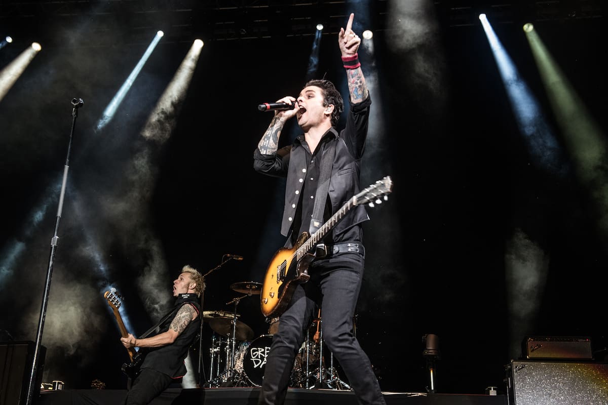 En Vélez, Billie Joe Armstrong de Green Day se mostró en permanente contacto con el público. Foto: RollingStone/ Agustín Dusserre