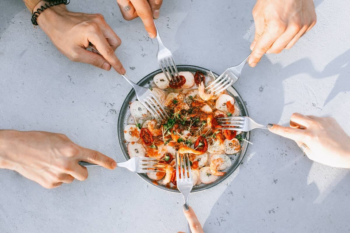 En vísperas del 20 de julio, agendá adónde podés ir a comer con tus amigos para celebrar.