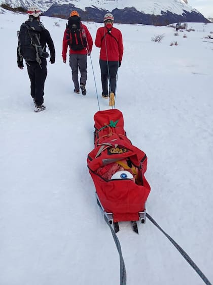 En zonas nevadas, los rescates requieren equipamiento específico y desplazamientos prolongados en condiciones adversas