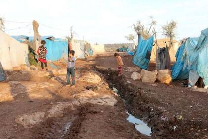 En zonas pobres donde el acceso al agua es limitado o en donde el agua está contaminada, la disentería bacteriana es un problema grave, especialmente para los niños