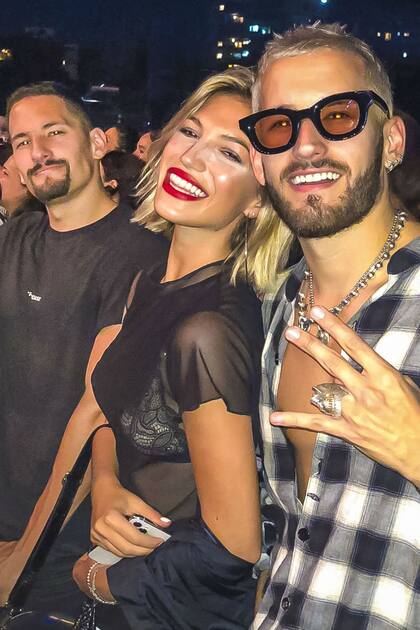Enamoradísimos: Stefi Roitman junto a Ricky Montaner, quienes fueron a ver el show con el hermano de éste -e integrante de su dúo musical-, Mauricio