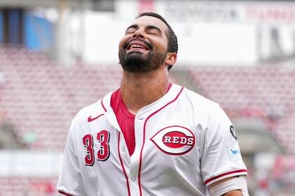 Encarnación-Strand impulsa triunfo 4-3 de los Rojos sobre Diamondbacks en la décima entrada