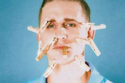 Enchastre: "Puede ser", "Palmeras", "Todos con el celu", "Abrir tu corazón", "Uacho" (feat Marilina Bertoldi), "Ayer te vi" (feat Zoe Gottuso), "Enchastre", "Somos tan intensos", "Cuentitos", entre otros