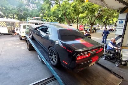 Encontraron un Dodge Challenger, otro de los autos traídos de contrabando desde Paraguay