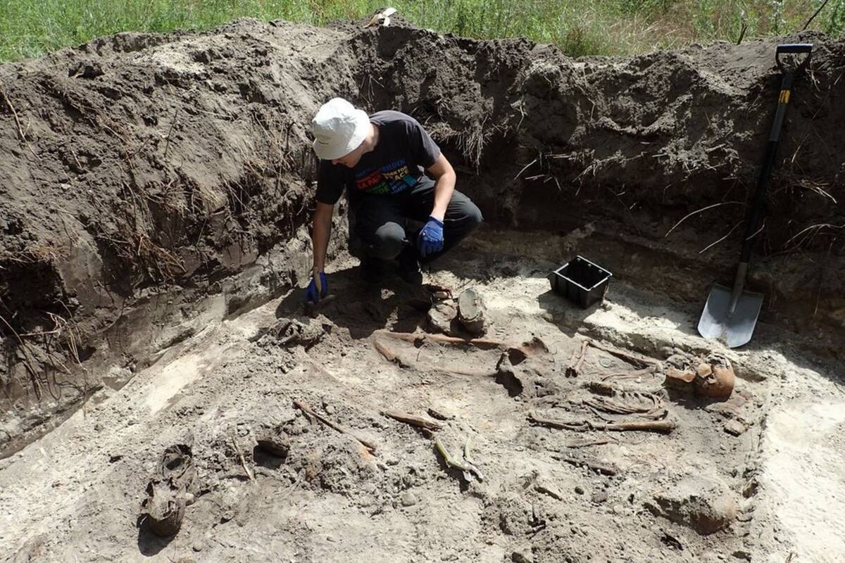 Encontraron una fosa común de paracaidistas nazis