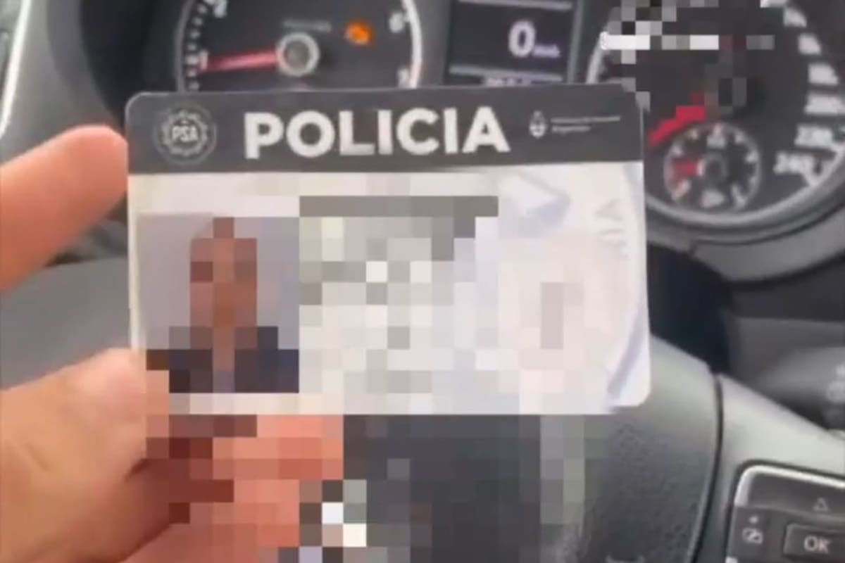 Encontró la credencial de un agente de la PSA, la usó para no pagar peaje, subió el video a las redes y ahora está detenido