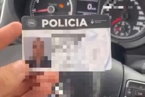 Encontró la credencial de un agente de la PSA, la usó para no pagar peaje, subió el video a las redes y ahora está detenido