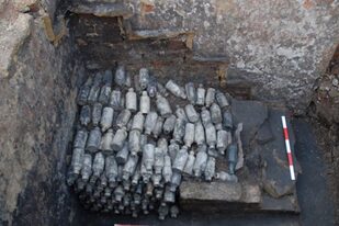 Un grupo de arqueólogos encontró los envases en una excavación que realizaban en una antigua posada de la ciudad de Leeds