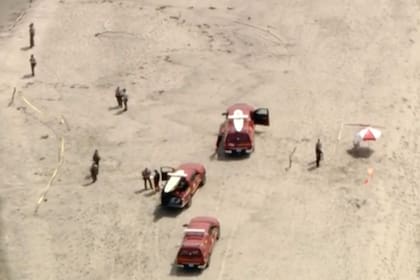 Encuentran un cuerpo dentro de un barril en una playa de Malibu
