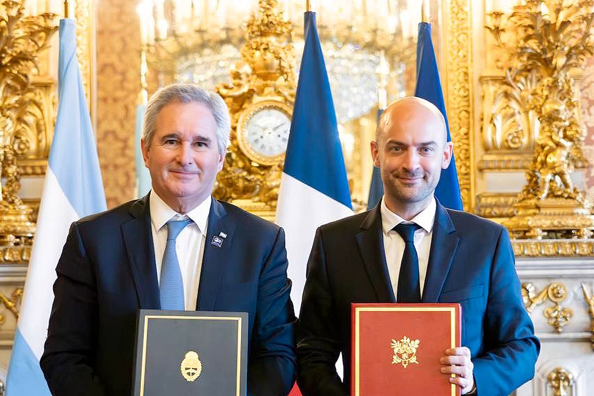Encuentro bilateral con el ministro de Relaciones Exteriores francés, Jean-Noël Barrot y el canciller Pablo Quirno
Firma una declaración para fortalecer la cooperación en la Antártida.