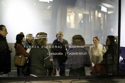 Encuentro en Rolf Art, una de las galerías del circuito