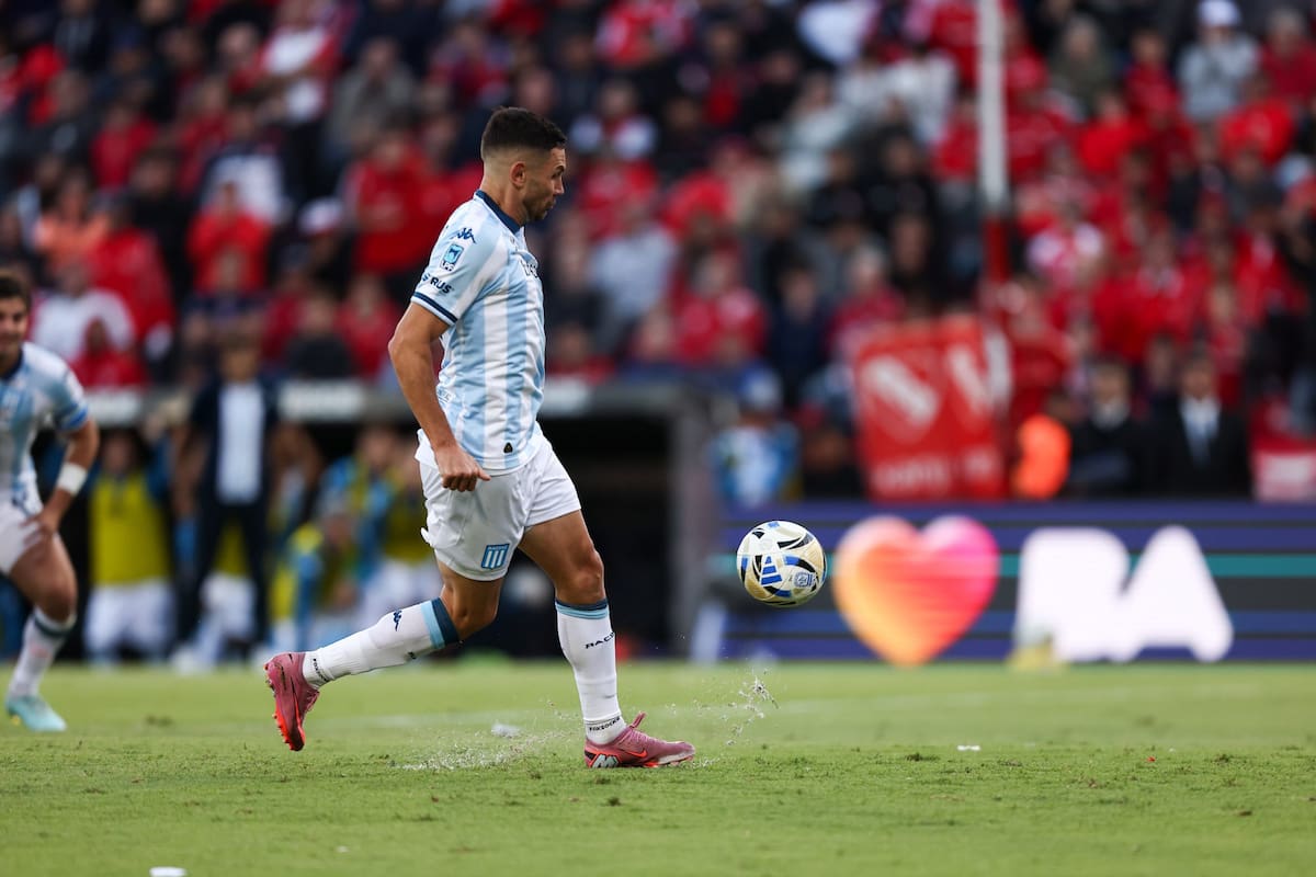 Encuentro entre el Club Atlético Independiente y Racing Club de Avellaneda por el Torneo Apertura Mercado Libre 2026. En el Estadio Libertadores de América - Ricardo Enrique Bochini. El 4 de abril de 2026.