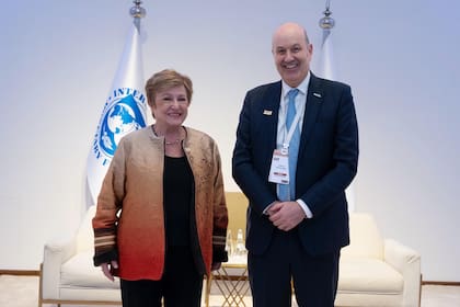 Encuentro entre Kristalina Geogieva y el ministro Federico Sturzenegger, en un foro del FMI, en AlUla, Arabia Saudita
