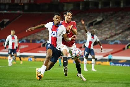 Cavani, en un partido contra su exclub, Paris Saint Germain