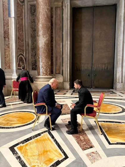Encuentro entre Trump y Zelensky en la Basílica de San Pedro.
