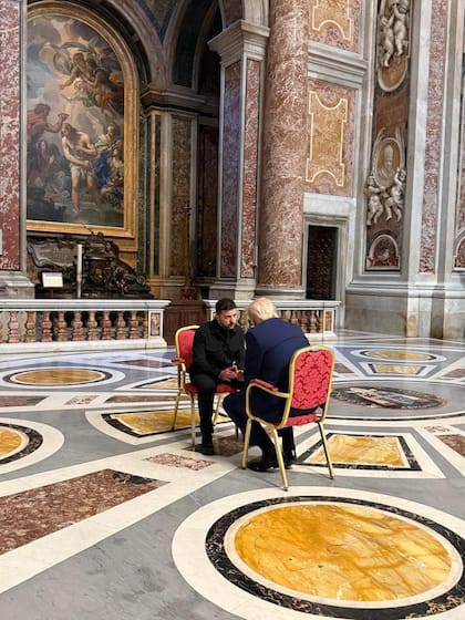 Encuentro entre Trump y Zelensky en la Basílica de San Pedro.