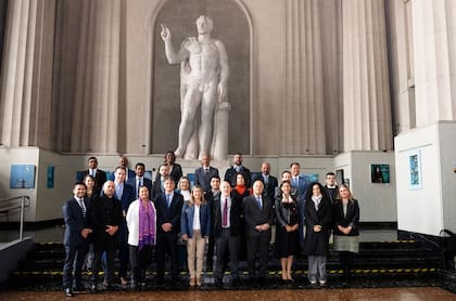 Encuentro organizado por la Unión Europa y la organización social Libera, del que participaron jueces, fiscales, autoridades y representantes del Grupo de Acción Financiera Internacional (GAFI) y legisladores de siete bloques que debatieron sobre la iniciativa legal Proyecto Bien Restituido, presentada por Libera y otras organizaciones, como la Asociación Civil por la Igualdad y la Justicia (ACIJ)