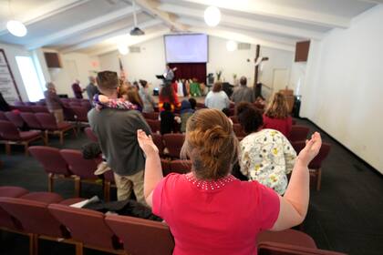 Encuesta: La mayoría de los estadounidenses donaron al menos un poco en el último año