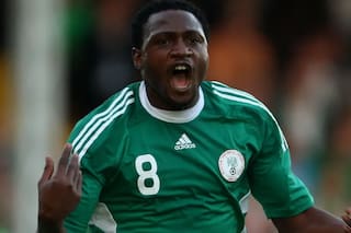 Un jugador de la selección de Nigeria se desplomó en la cancha y murió