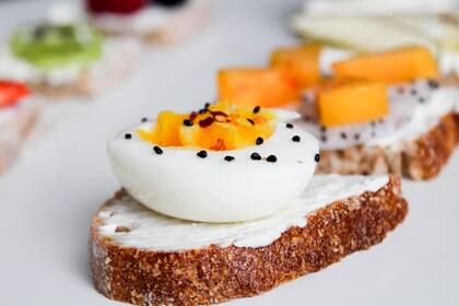 Energía y proteínas para todo momento del día. Opciones para comer huevos bien distintos.
