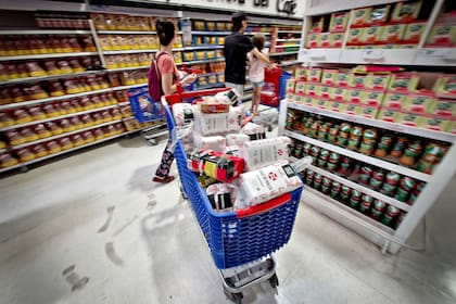 Enero podría arrojar una inflación mensual menor que la de diciembre, aunque faltan computar los aumentos de las tarifas