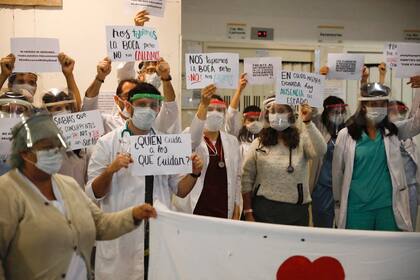 Enfermeros del hospital Penna, reclaman insumos y mejores condiciones laborales