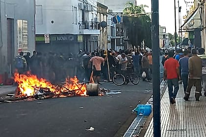 Enfrentamiento entre facciones de la Uocra, en San Nicolás