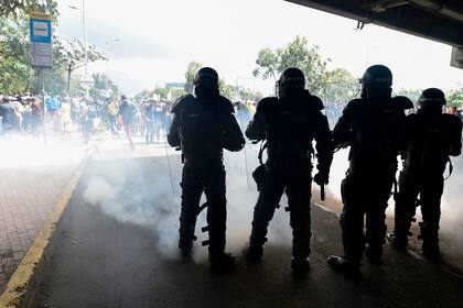 Enfrentamientos entre los manifestantes y la policía en Bogotá, Colombia