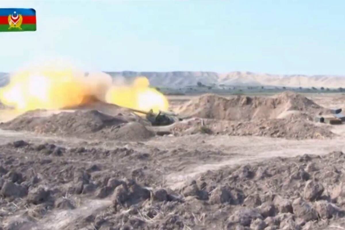 Enfrentamientos entre separatistas armenios y tropas de Azerbaiyán en la región separatista de Nagorno-Karabaj, distribuida por el gobierno de Azerbaiyán