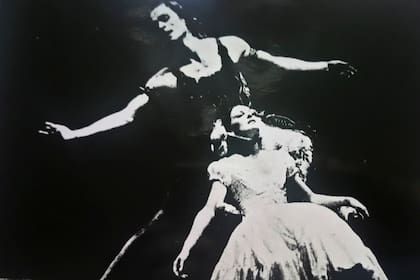 Liliana Belfiore y Rudolf Nureyev en El espectro de la rosa, por el entonces London Festival Ballet